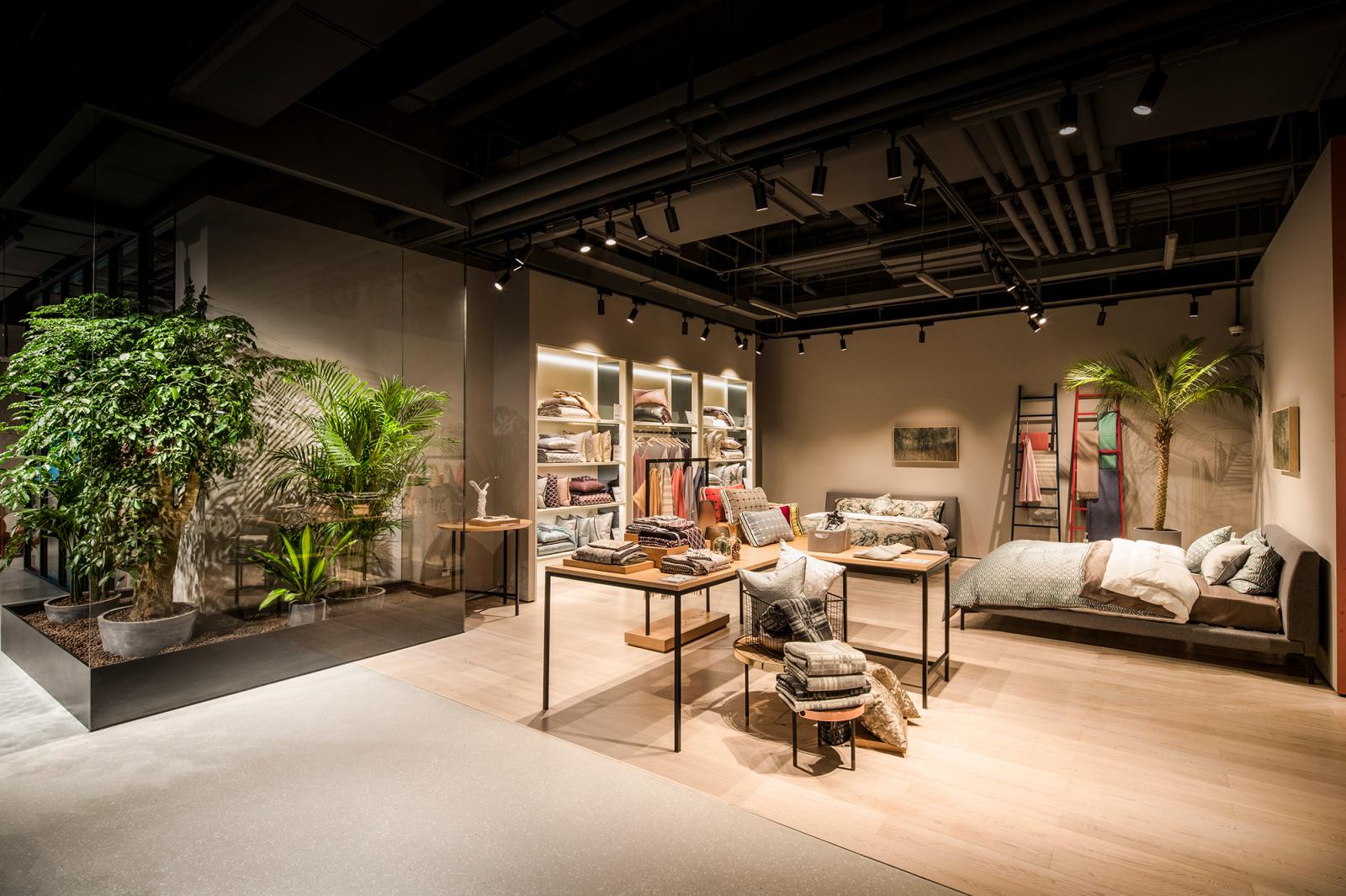 Link+ Architects | LANEHUB Flagship Store